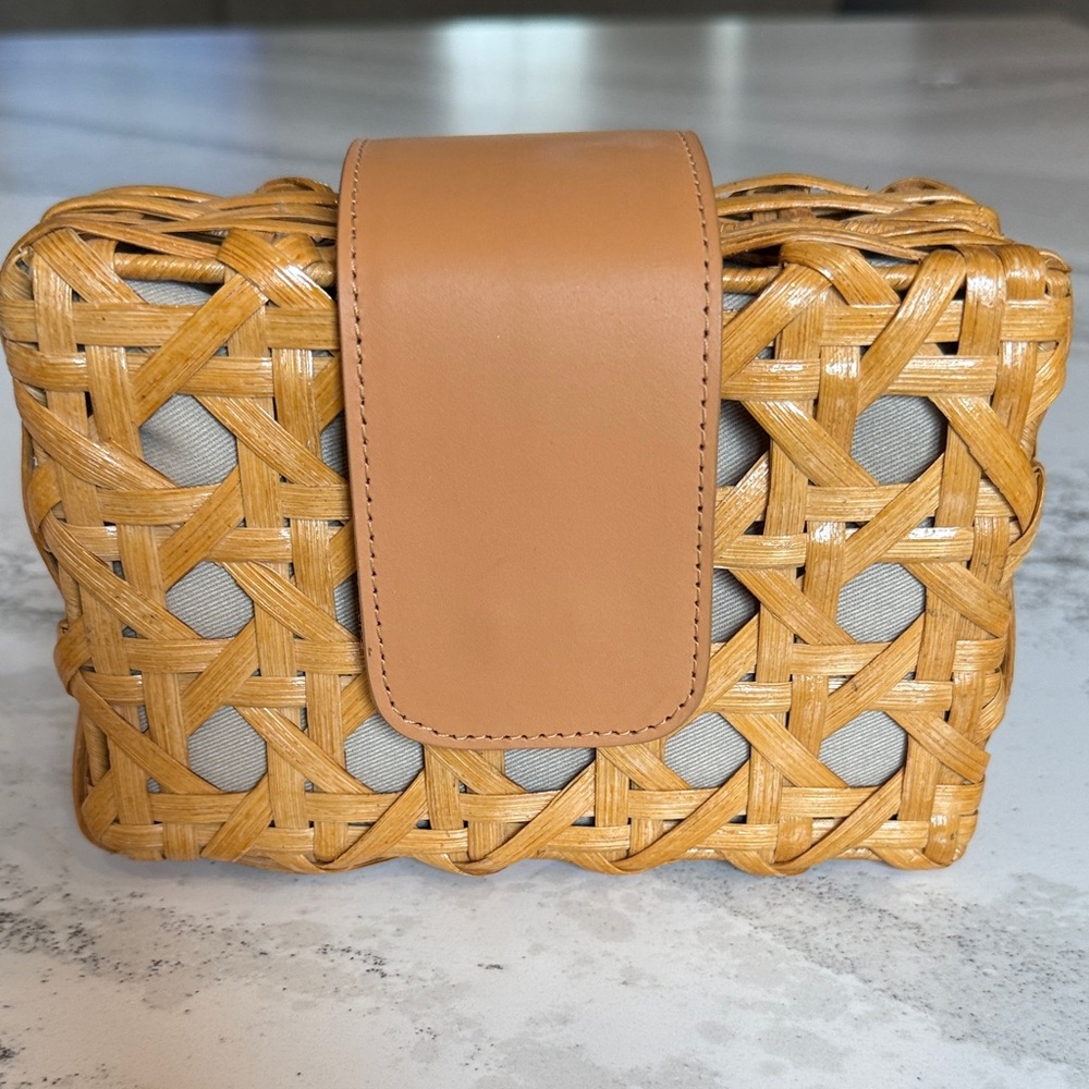 Aranaz Clutch